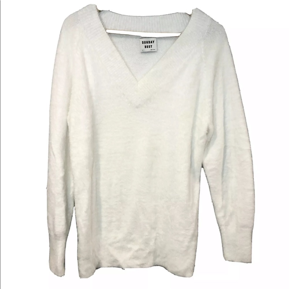 Aritzia Sunday Best Veruca V-Neck Fuzzy Sweater M